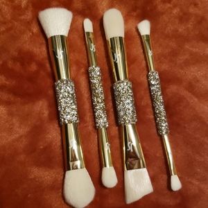 Jessica Simpson makeup brush